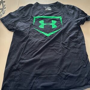 Under armour baseball t shirt, youth XL